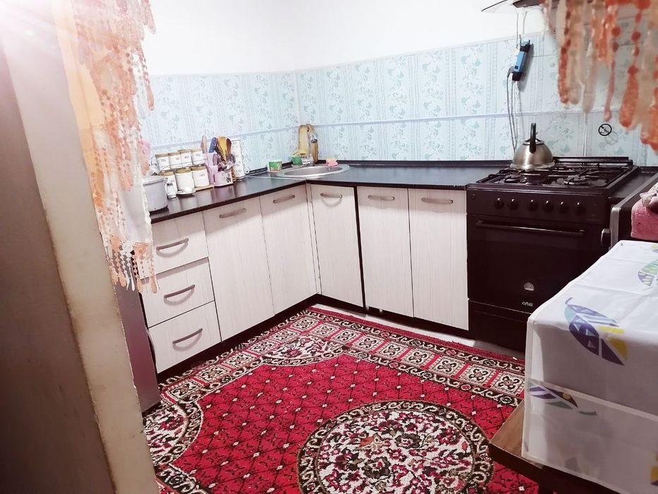 Срочна ховли сотилади