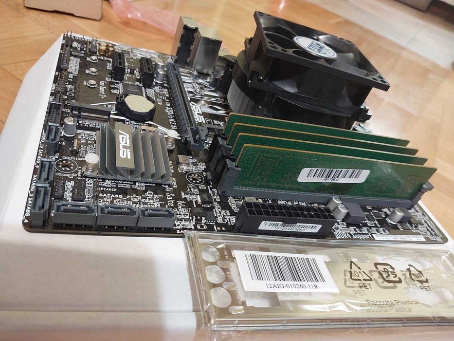 Intel i5 7500 + Asus Prime B250M-A + 16GB 2400Mhz Samsung