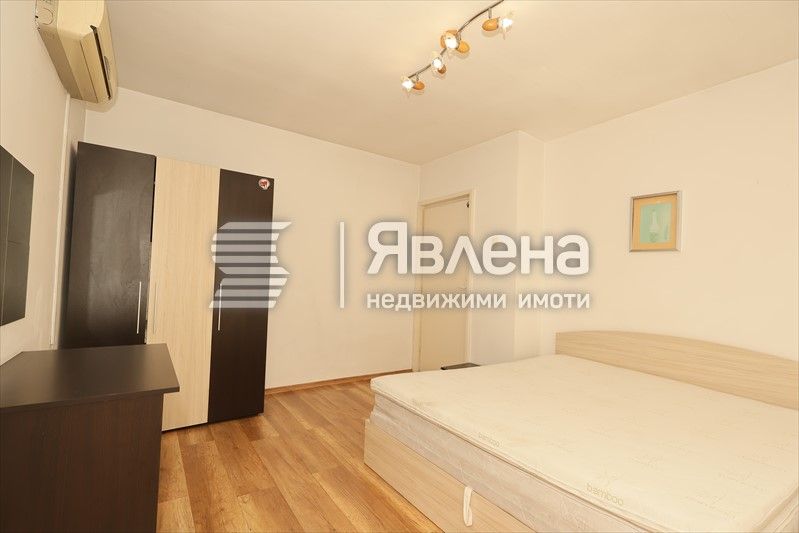 Продава се Четиристаен апартамент в София, Център - 115 кв.м за 3305 €/кв.м - Снимка #4