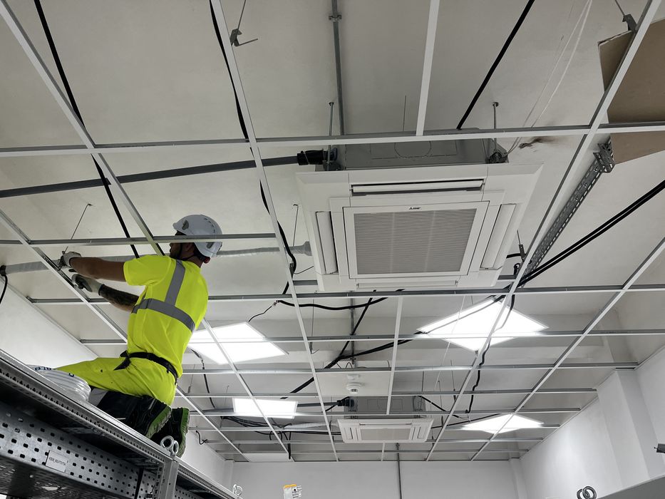 Firma autorizata Instalare, montaj Aparate Aer Conditionat!