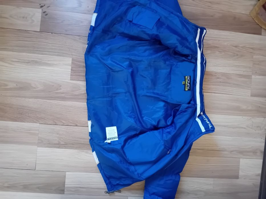 Детско        яке