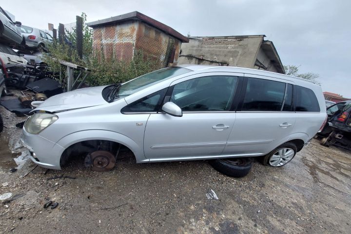 Alternator Opel Zafira 2007 1.9 CDTI MT (100 hp)