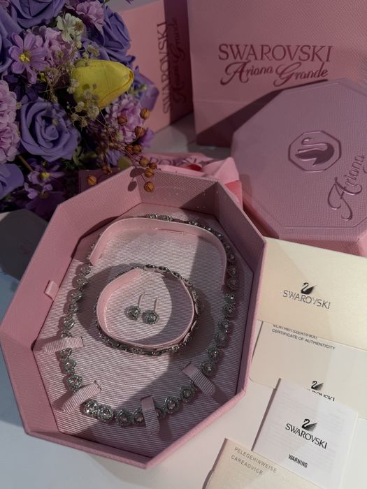 Ariana Grande x Swarovski Crystal Heart set