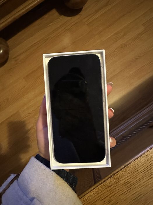 Iphone 14pro, златен