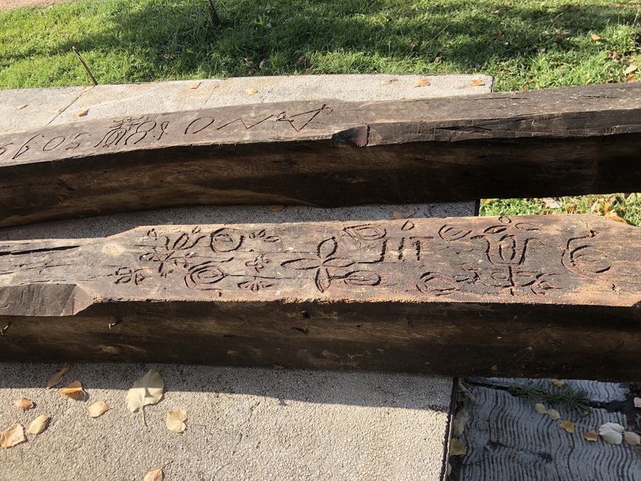 Grinzi din stejar vechi scrise