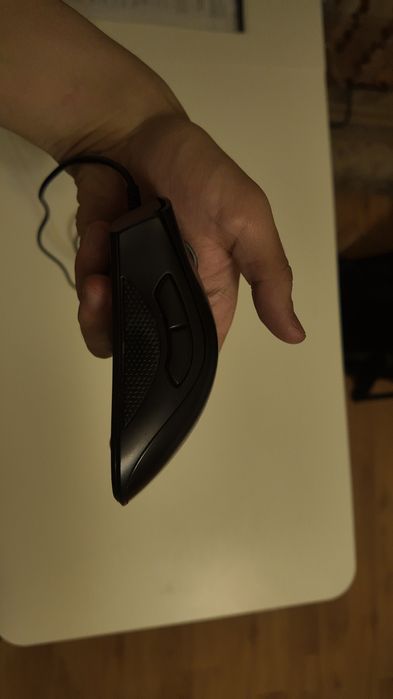 Игровая мышка Deathadder essential
