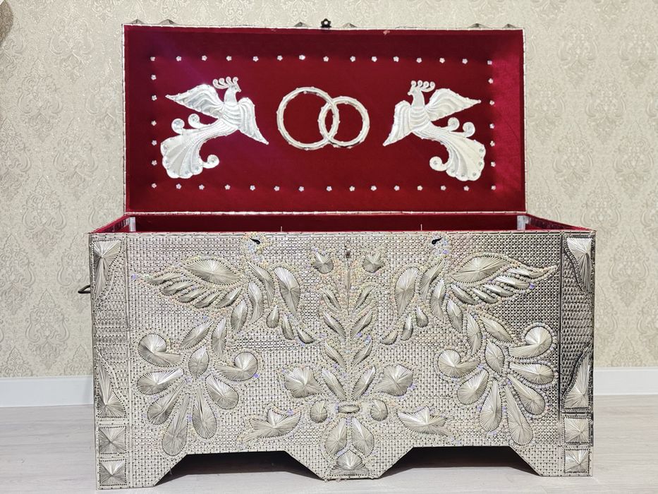 Сандуқ сотилади 2-дона ҳолати зўр. Sanduq sotiladi 2-dona holati zur.