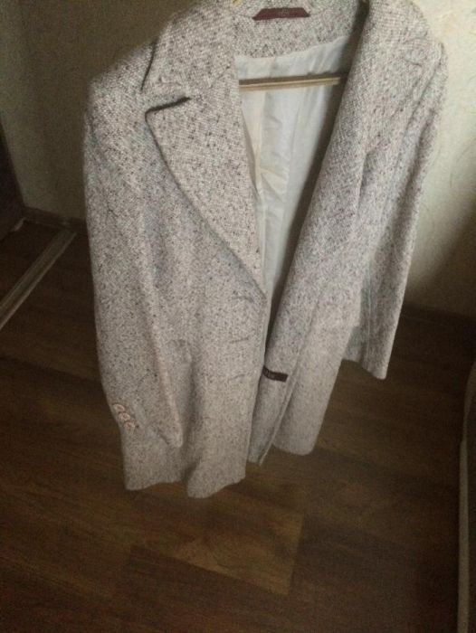 Продам пальто демисезонное