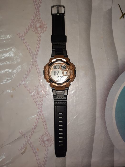 Бирси, 100 минг, Часы 4 вида оригиналные все