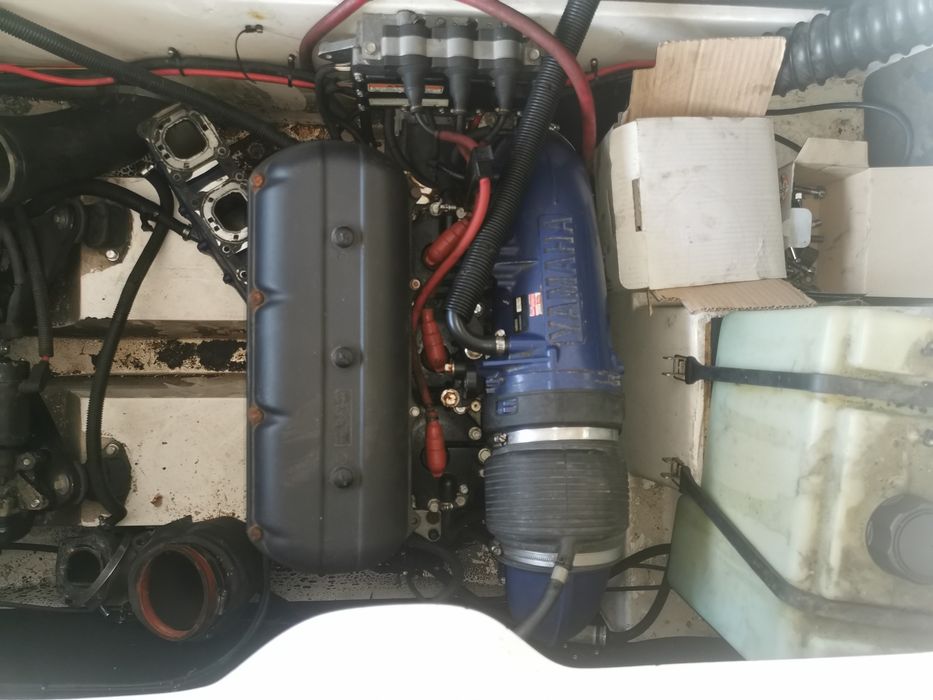 Лодка Yamaha 270 с колесар