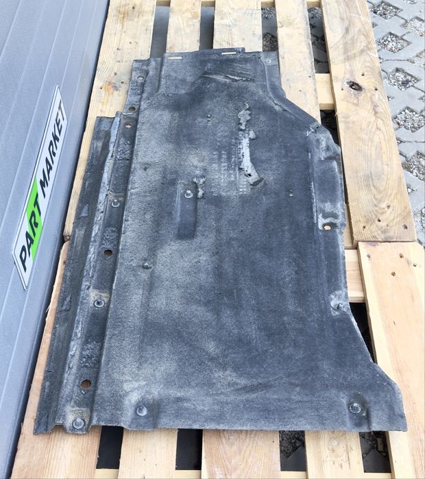 Кора под десен праг AUDI A4 B9 8W0825208B 8W0825208C