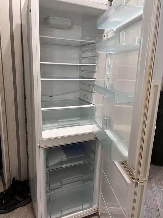 продам холодильник