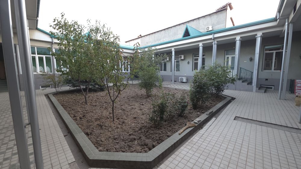 Продаётся дом участок по цене земли на элитном махалле.
