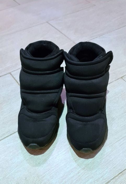 Кроссовки женские