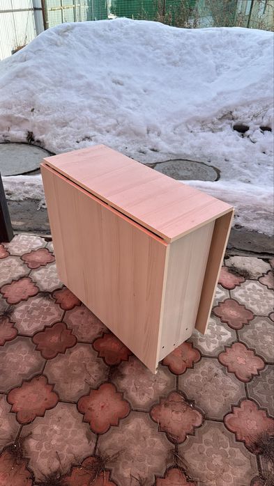 Продам стол книжка