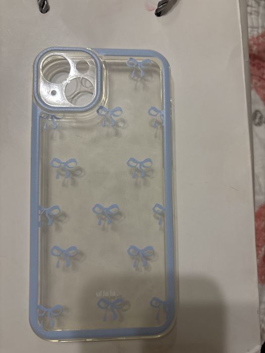 продам 2 чехла на айфон 15 plus