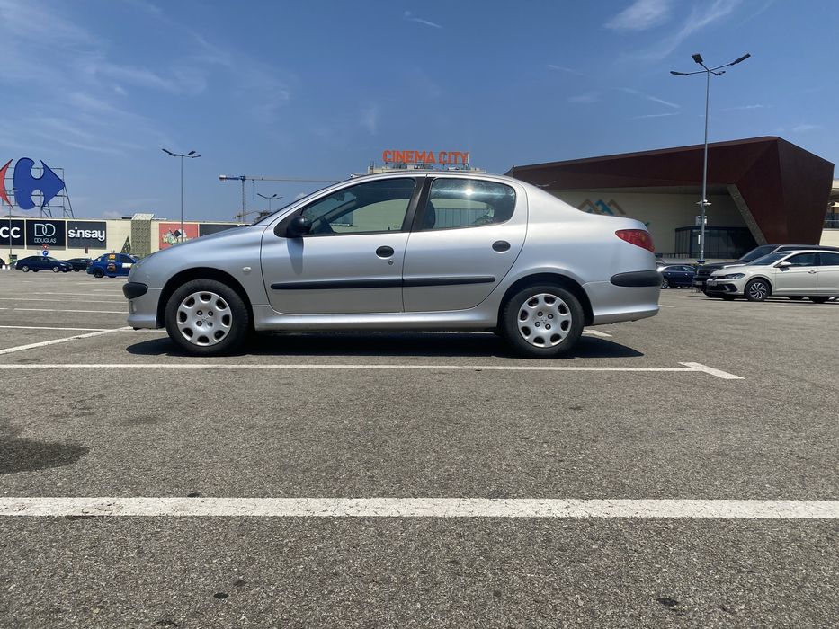 PEUGEOT 206
