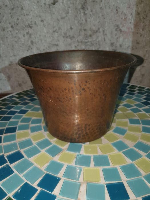 Стар меден съд за вода