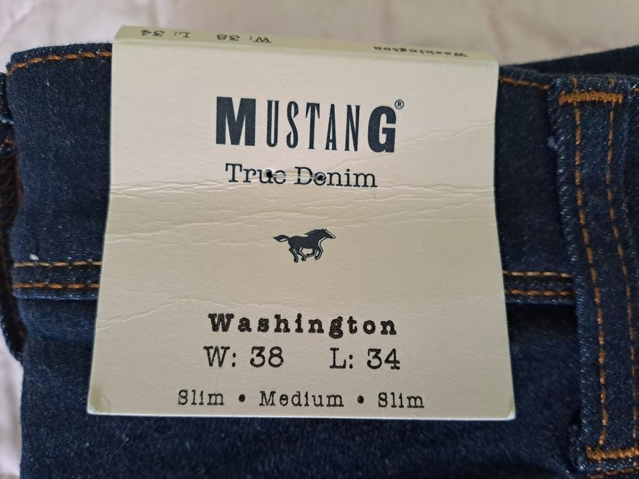 Blugi Mustang Washington noi pentru bărbaţi.