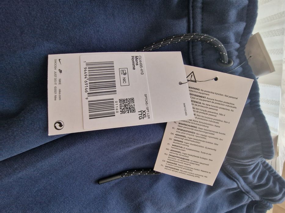 Pantaloni Nike Tech