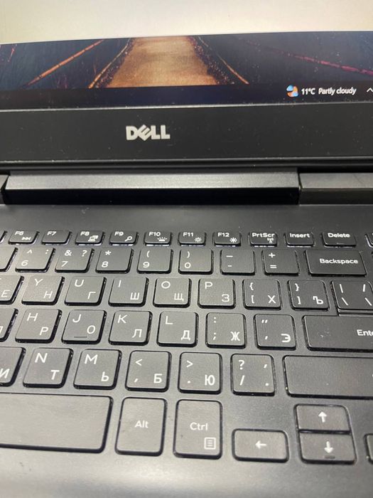 Ноутбук Dell  ддя офиса и дома игровой