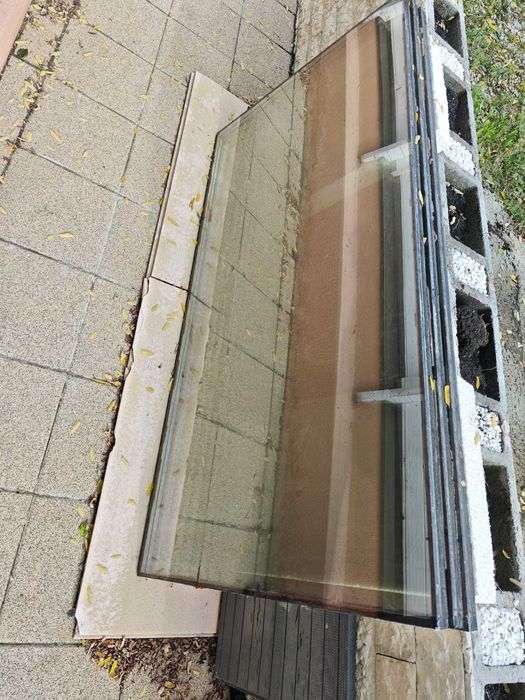 Vand 3 Geamuri Tripan cu defecte minore