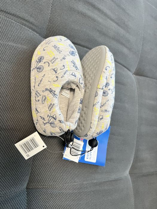 Детски нови пантофи 26/27