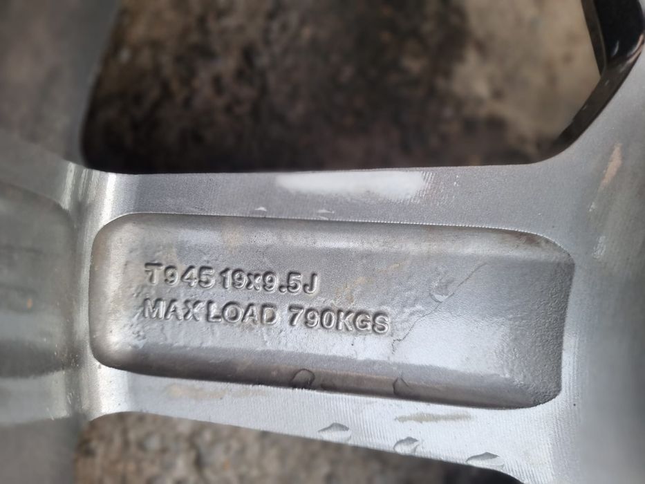 Оригинальные диски AMG с резинами