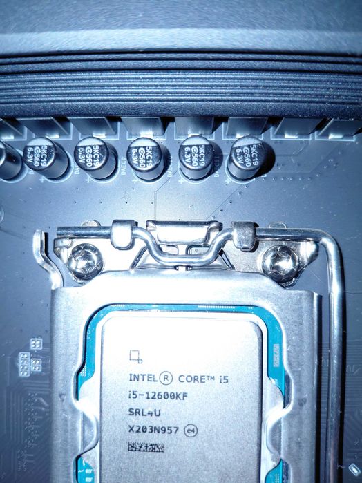 Vând Kit Gaming PB+Procesor