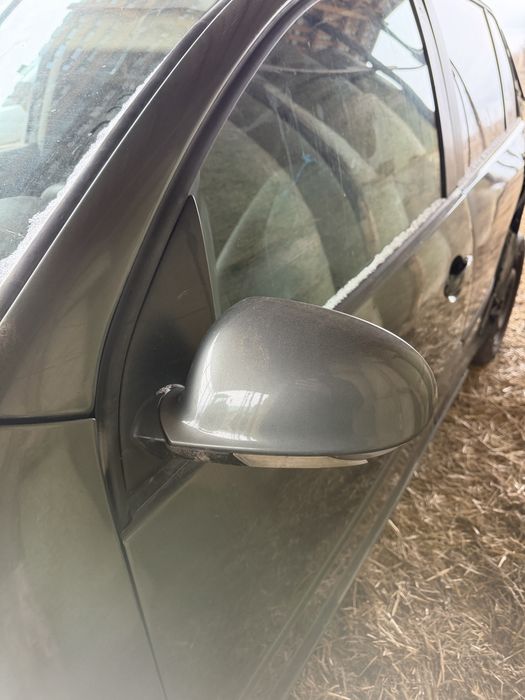 Oglinda stanga vw Golf 5 hatchback 2006