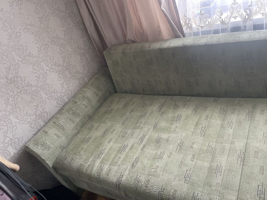 Продаю диван 5000тг.самовывоз
