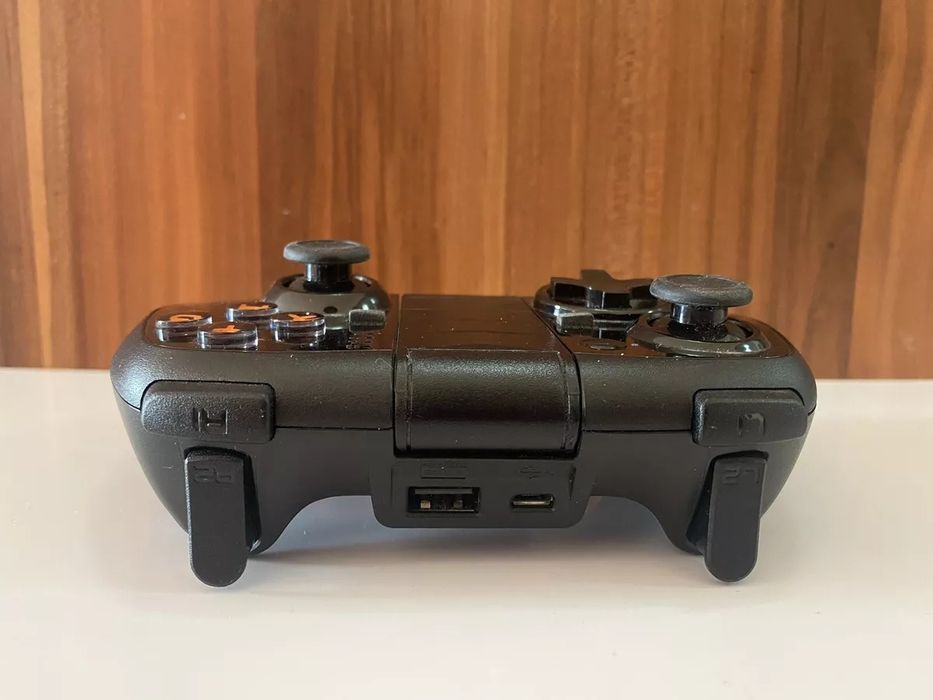 Controler de joc MOGA Pro pentru telefoane Android