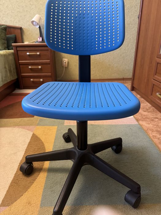 Продаю кресло компьютерное IKEA