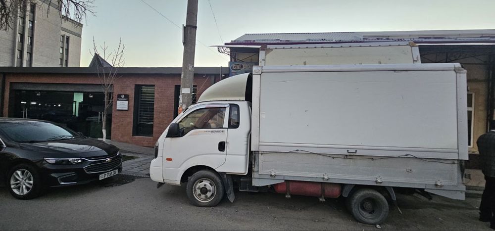 Kia Bonga 2013. Avtomobile
