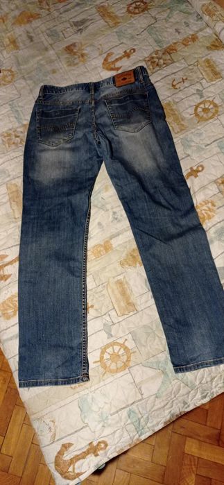 Мъжки скъсани дънки