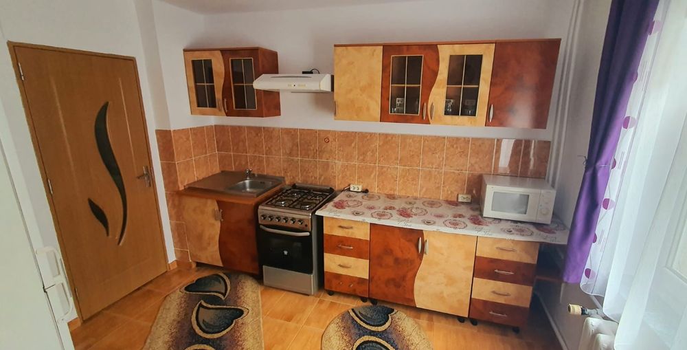 Proprietar Închiriez apartament 2 camere  Termen lung