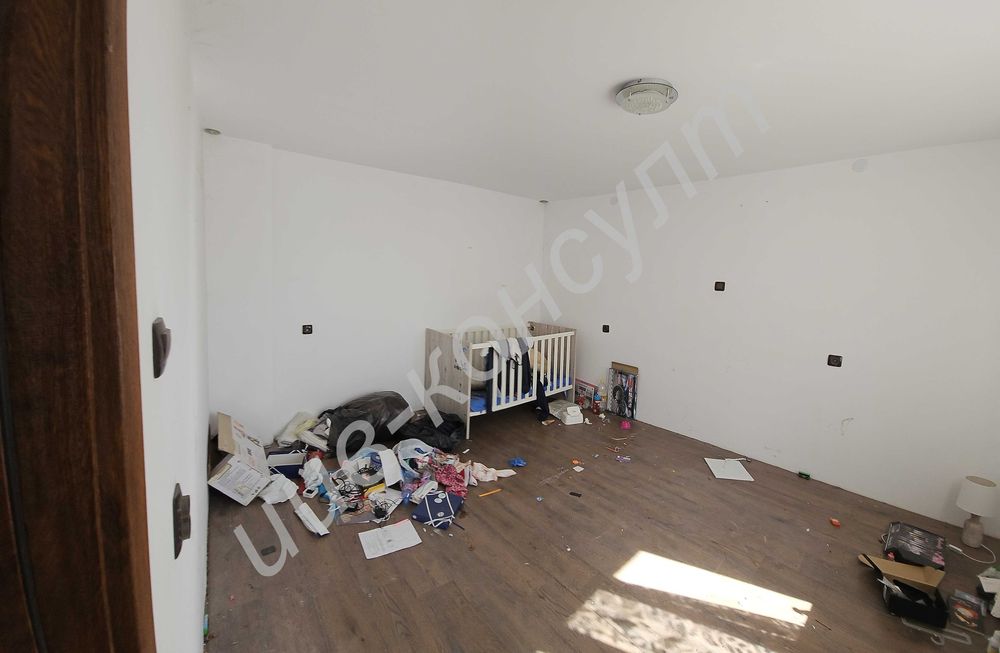 Реновирана тухлена къща в с. Първомайци