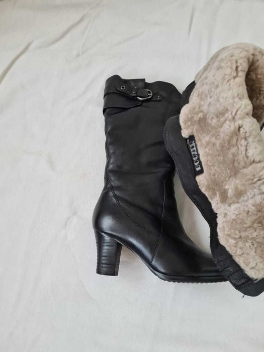 Продам женские сапожки