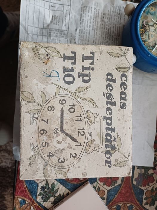 Ceas de masa Victoria funcțional in cutie originala