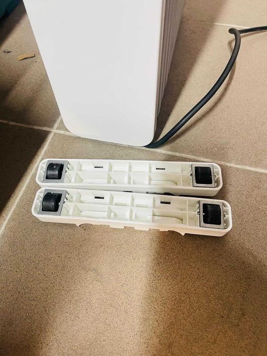 Calorifer pe ulei Midea NY2311-24UR cu 11 elementi, ecran tactil LED