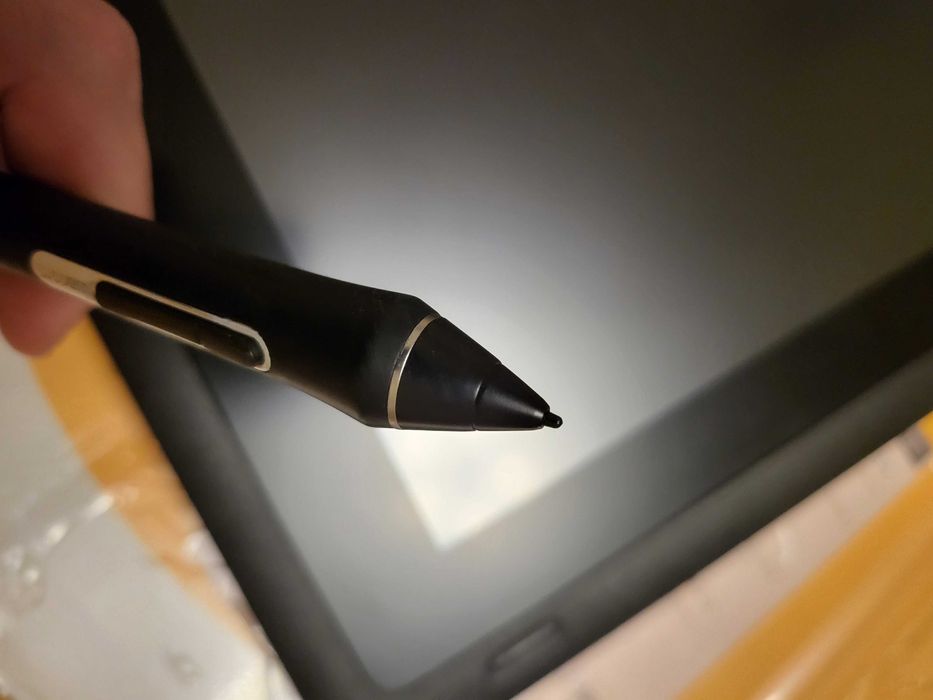 Графичен дисплай Wacom Cintiq 16