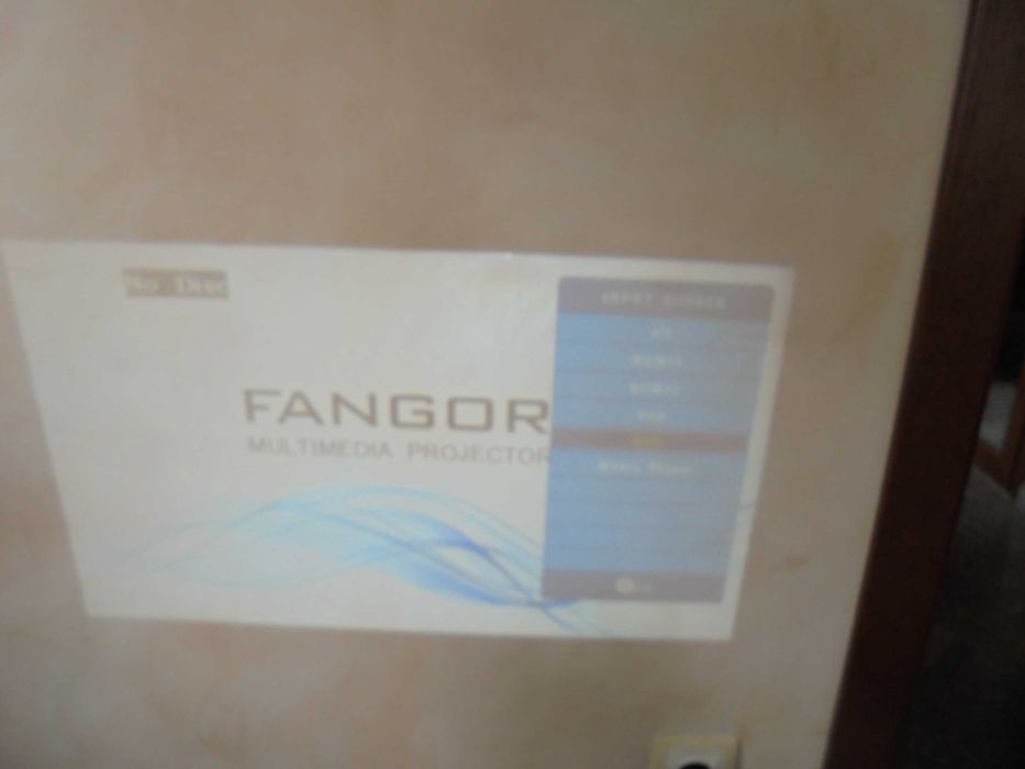Продавам щрайх проектор Fangor F 301