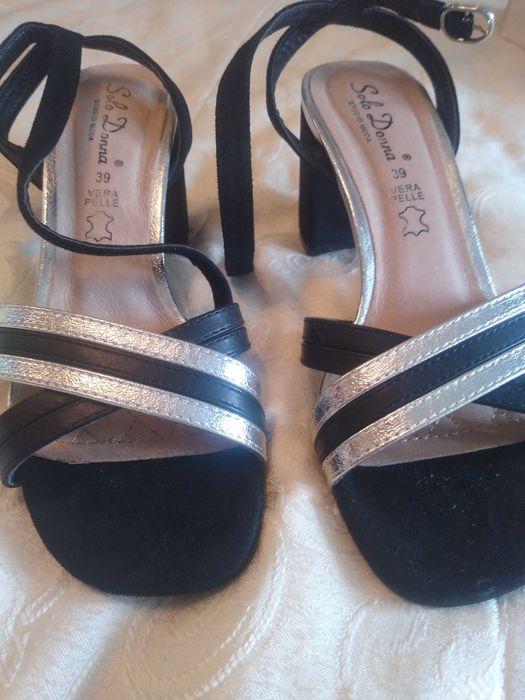 Sandale din piele pentrudame de la Solo Donna mărimea 39