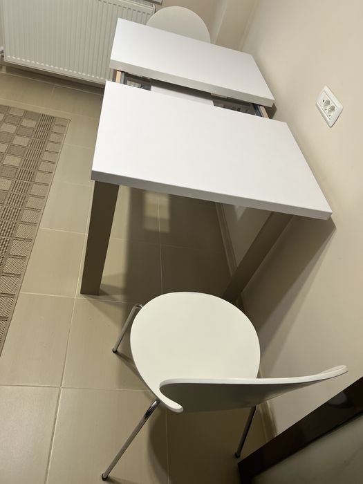Masa Bucatarie Extensibila cu 2 scaune Albe tot Nou