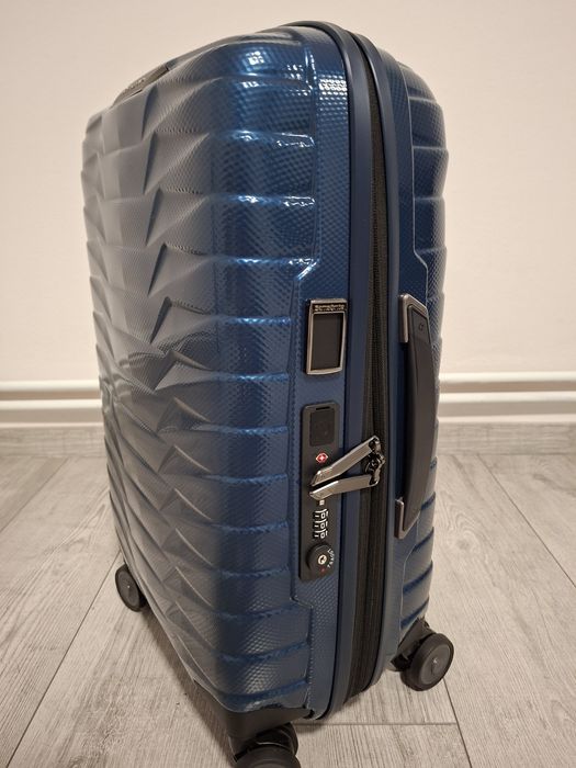 Vând troler cabină extensibil Samsonite, nou.