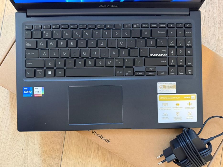 Vand Laptop ASUS i7 / 16GB / 1TB SSD 3 000 lei