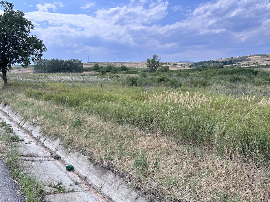 VAND TEREN INTRAVILAN 2000 mp cu 40m deschidere