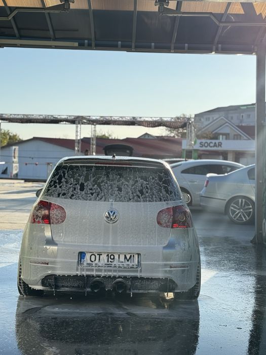 Volkswagen golf 5  2.0 bkd 140hp