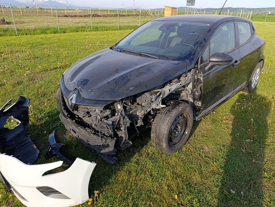 Clio 5 2021 usor avariat