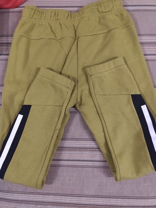 Долнище Адидас няма никакви забележки